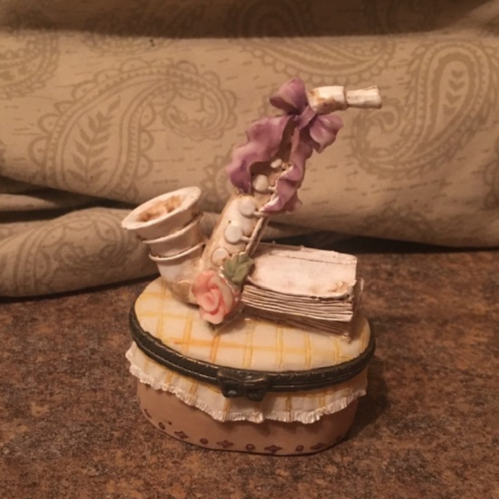 Miniature Decorative Keepsake Jewely Box